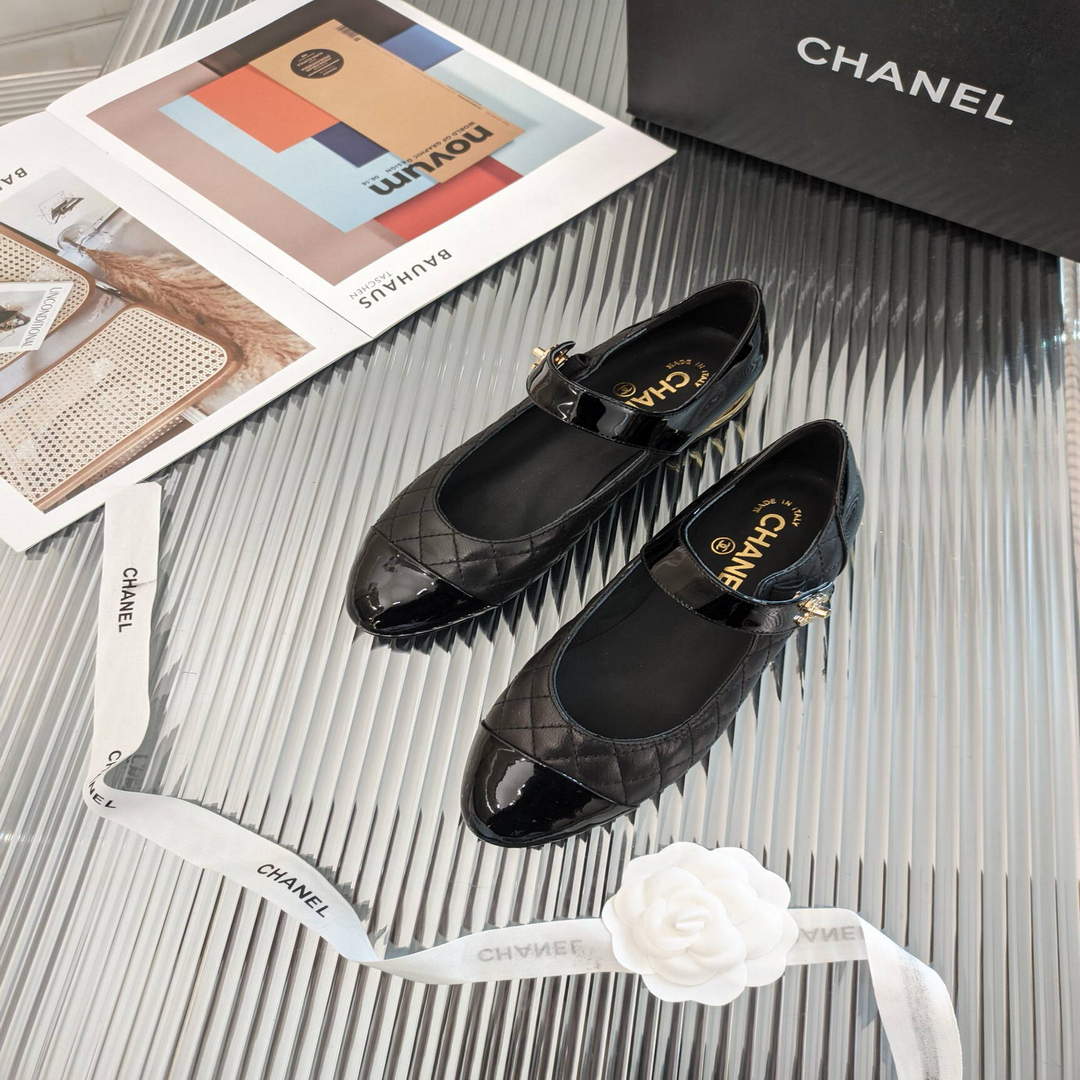 Chanel Women's Loafers Fashion Chanel Shoes C90195