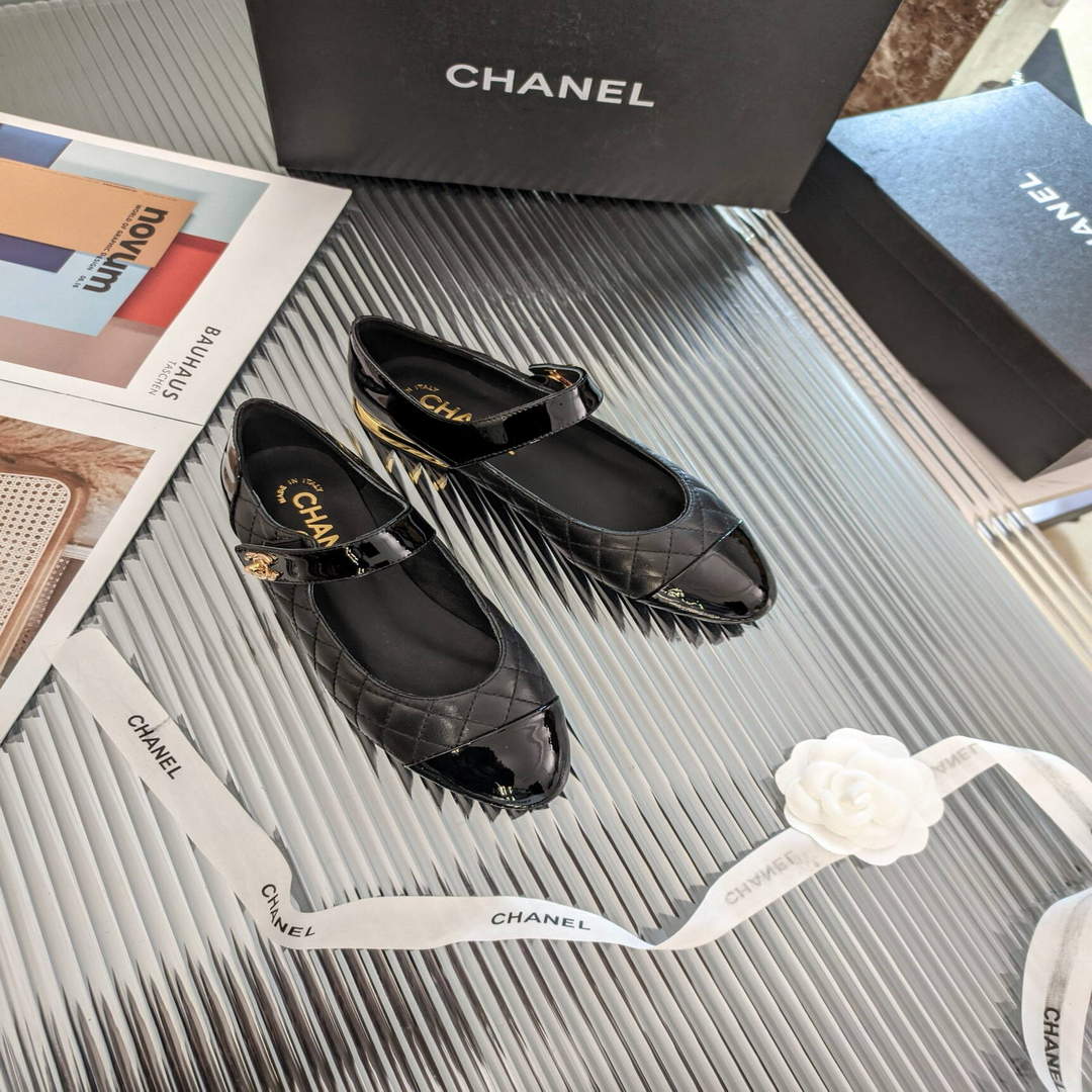 Chanel Women's Loafers Fashion Chanel Shoes C90195
