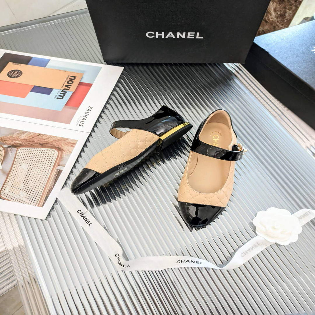 Chanel Women's Loafers Fashion Chanel Shoes C90193