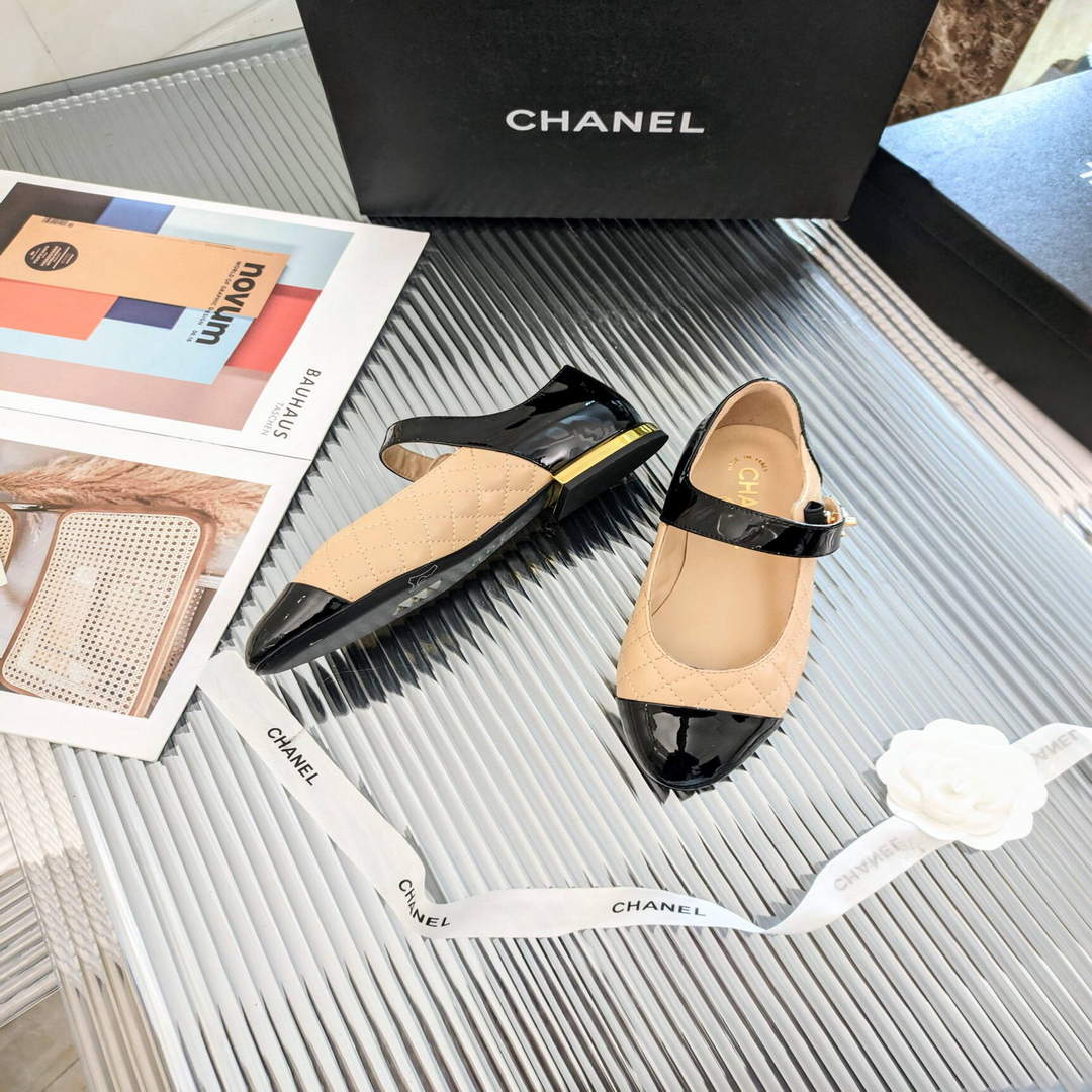 Chanel Women's Loafers Fashion Chanel Shoes C90193