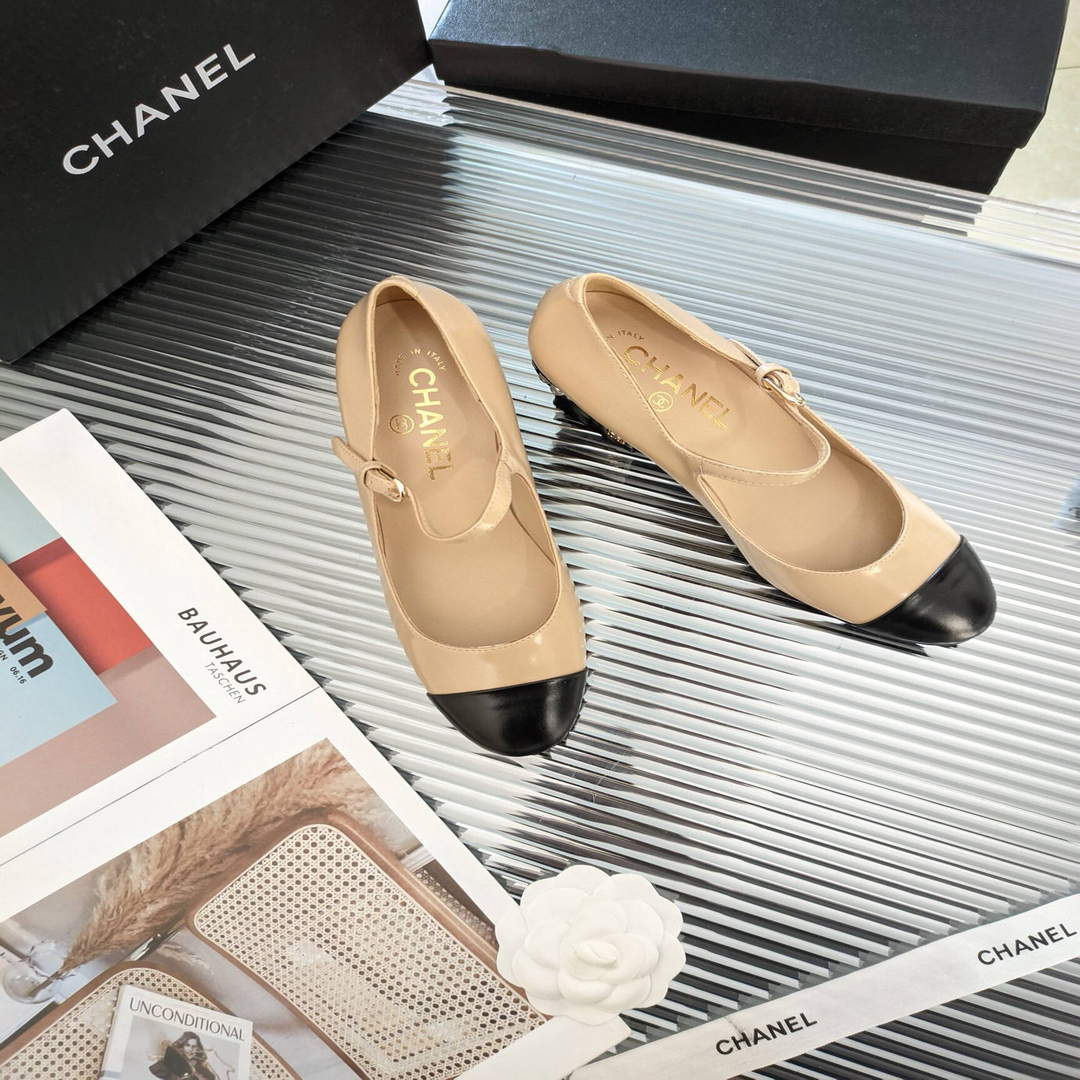 Chanel Women's Loafers Fashion Chanel Shoes C90197