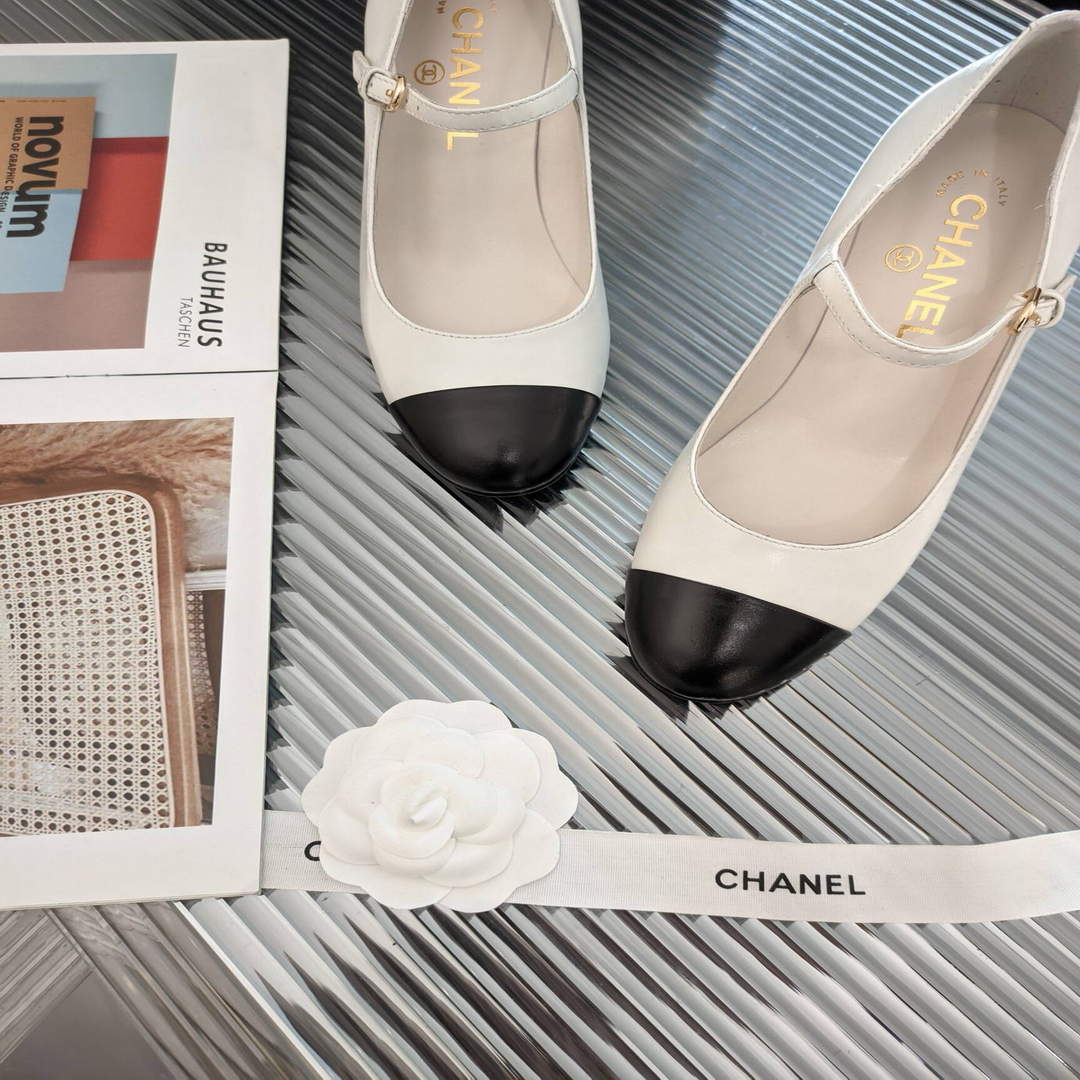 Chanel Women's Loafers Fashion Chanel Shoes C90198