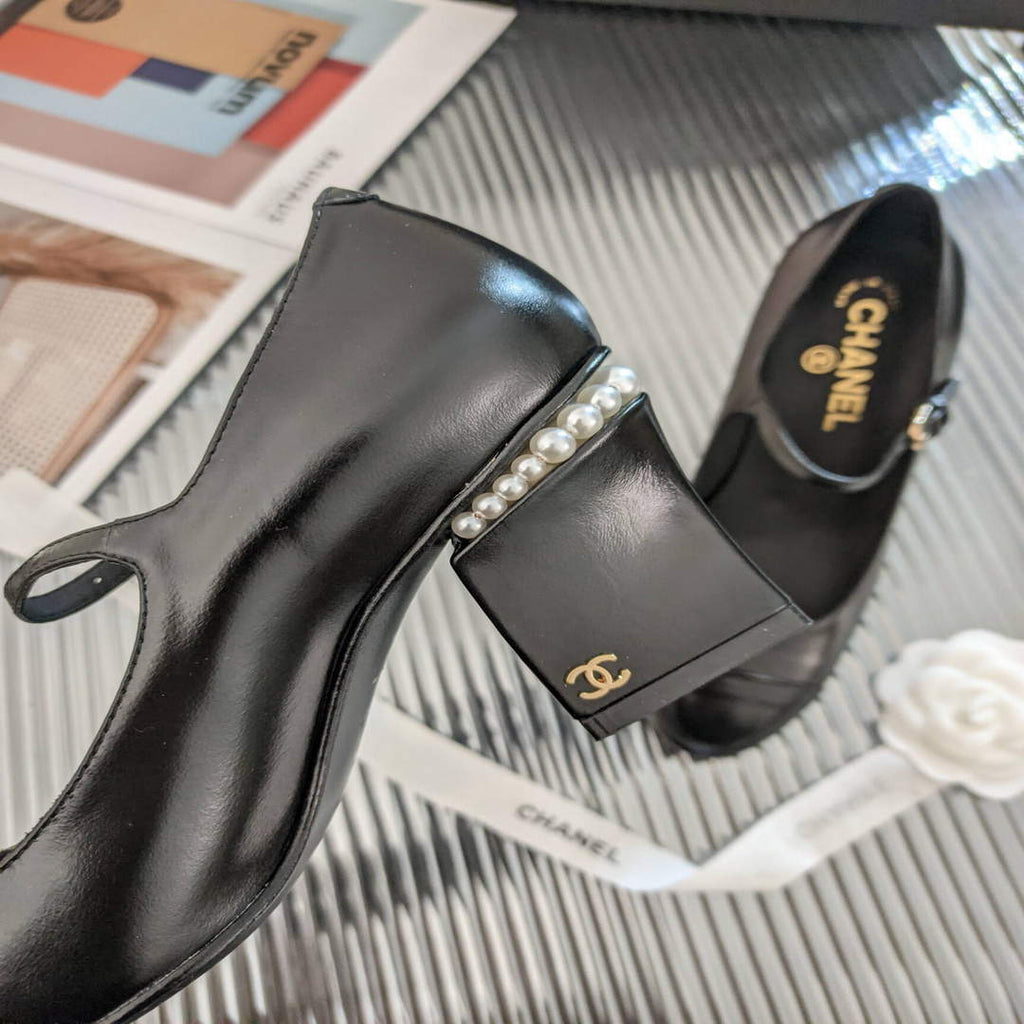 Chanel Women's Loafers Fashion Chanel Shoes C90199
