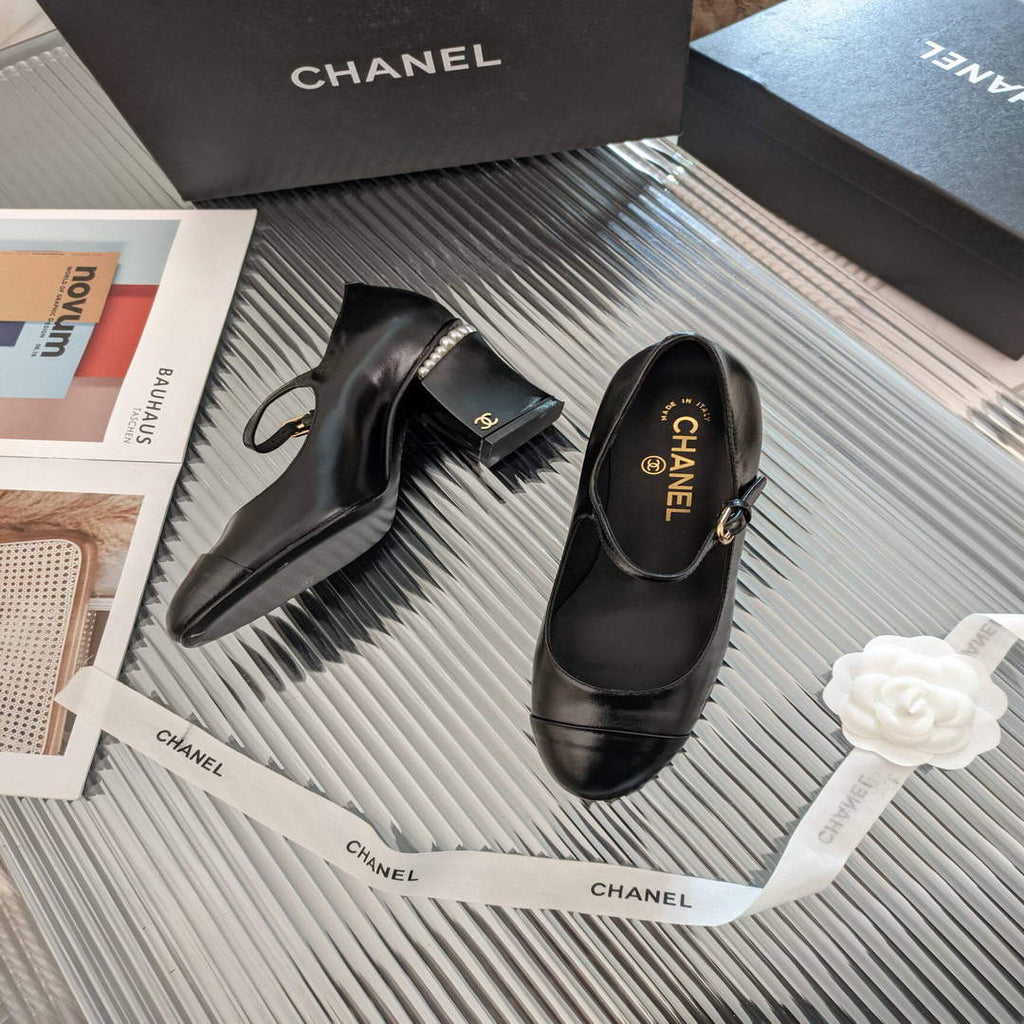 Chanel Women's Loafers Fashion Chanel Shoes C90199
