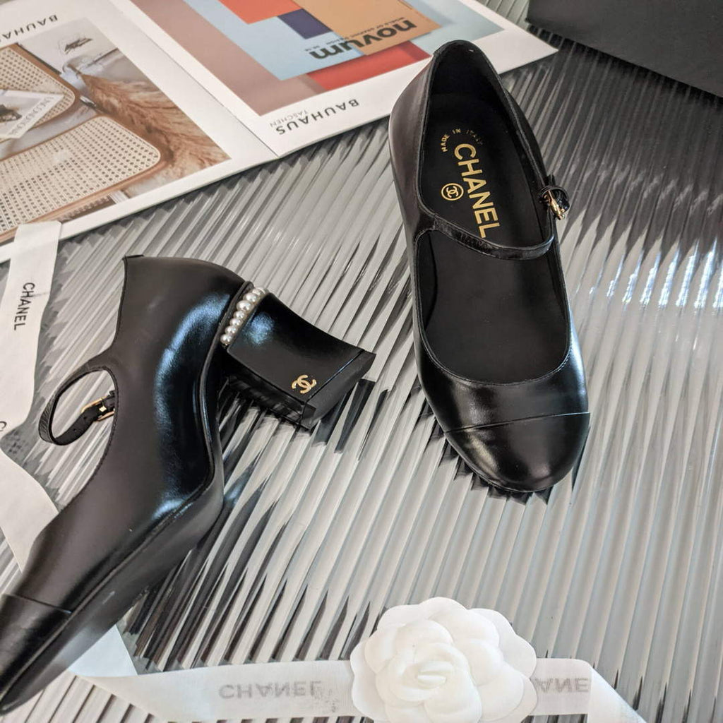 Chanel Women's Loafers Fashion Chanel Shoes C90199