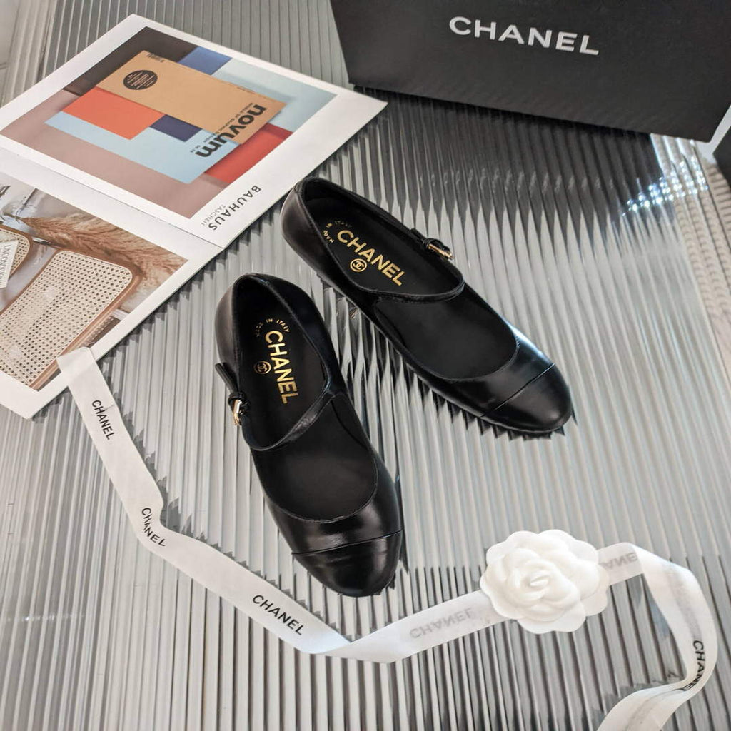 Chanel Women's Loafers Fashion Chanel Shoes C90199