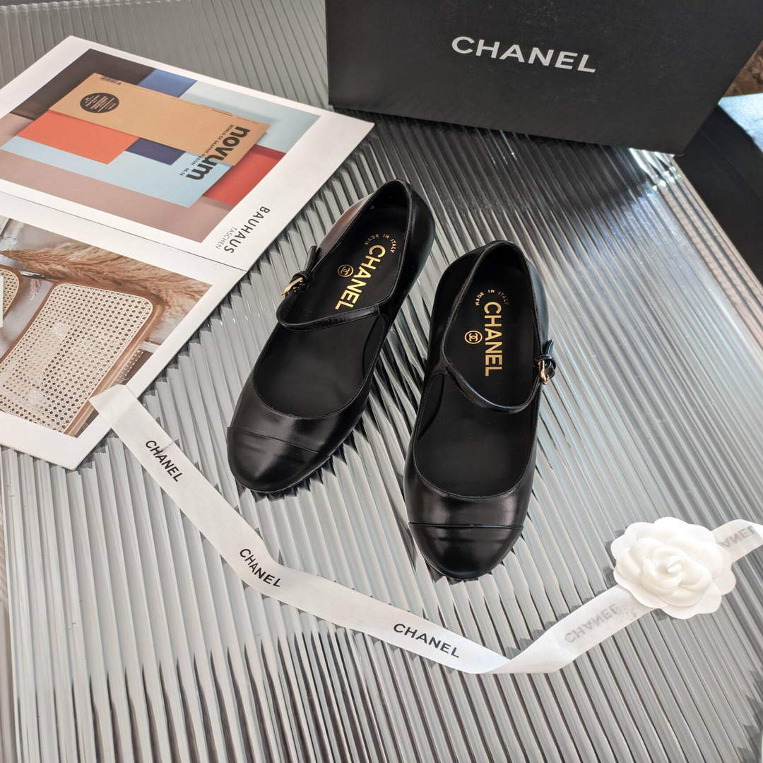 Chanel Women's Loafers Fashion Chanel Shoes C90199