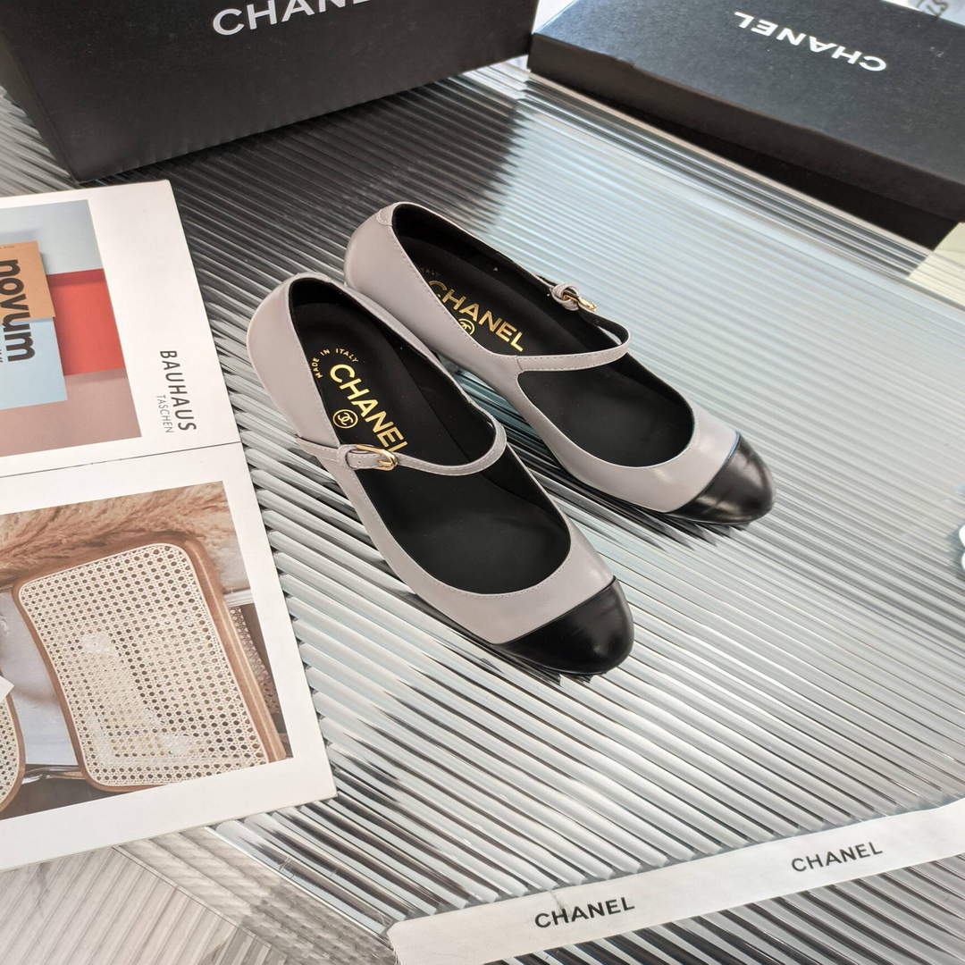 Chanel Women's Loafers Fashion Chanel Shoes C90200