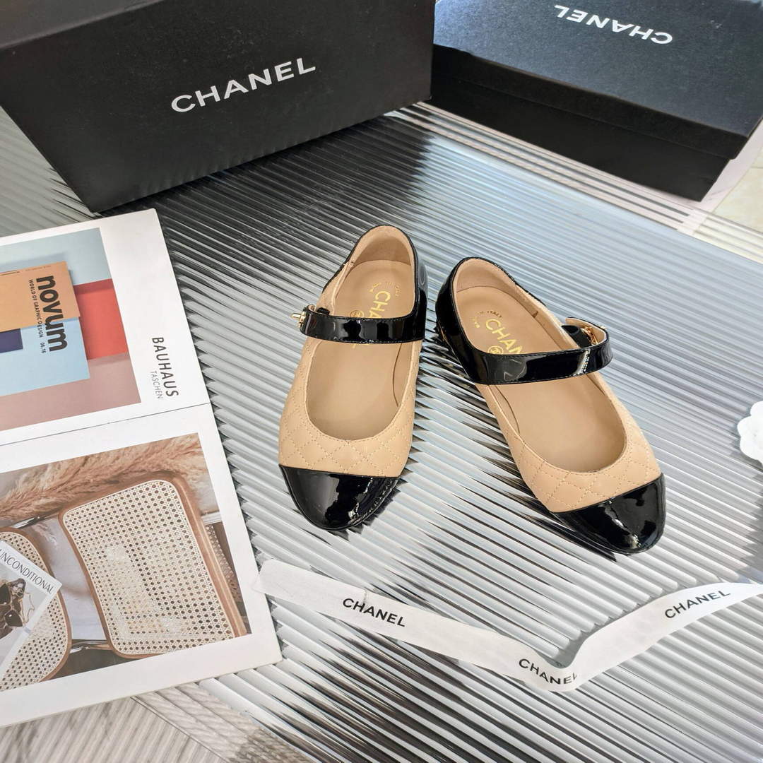 Chanel Women's Loafers Fashion Chanel Shoes C90193