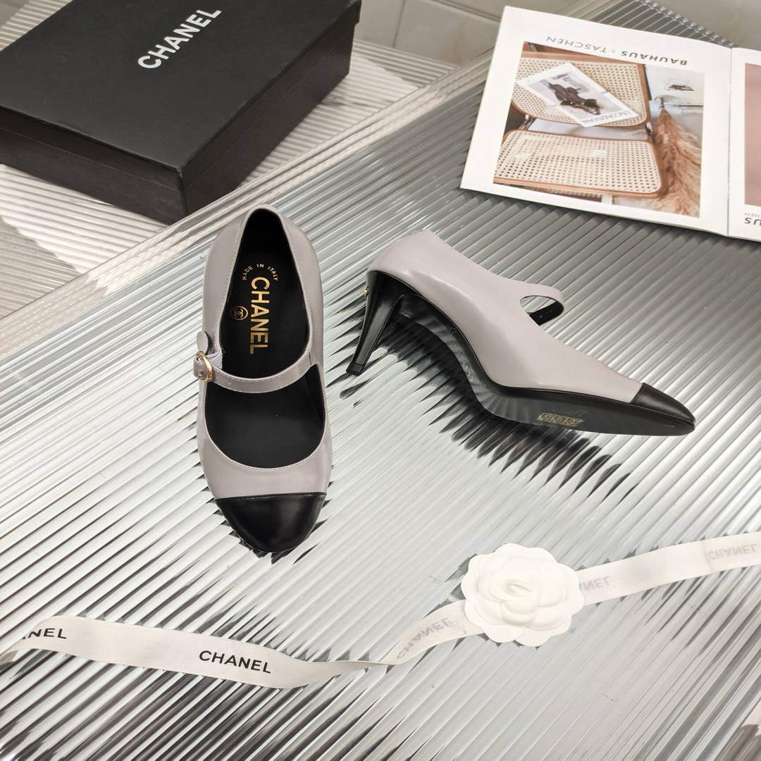 Chanel Women's Loafers Fashion Chanel Shoes C90204