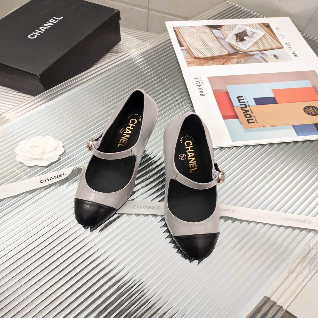 Chanel Women's Loafers Fashion Chanel Shoes C90204