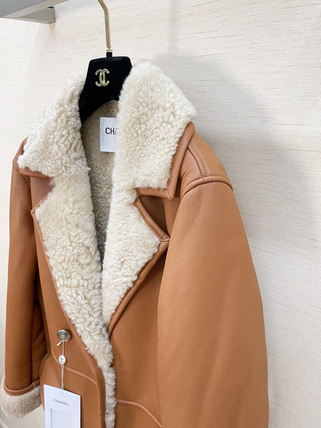 Chanel Women's P78306C70097NZZR1 Fashion Coat shearling Lambskin C62303
