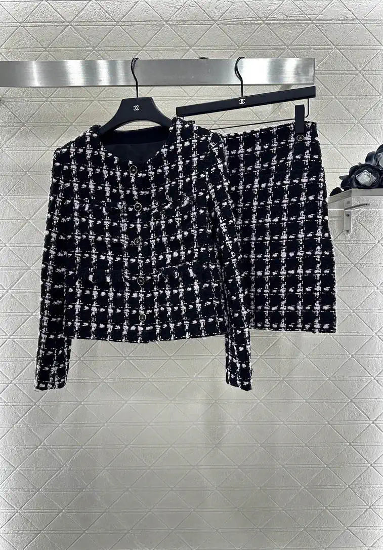 Chanel Women's Plaid nylon skirt C62303