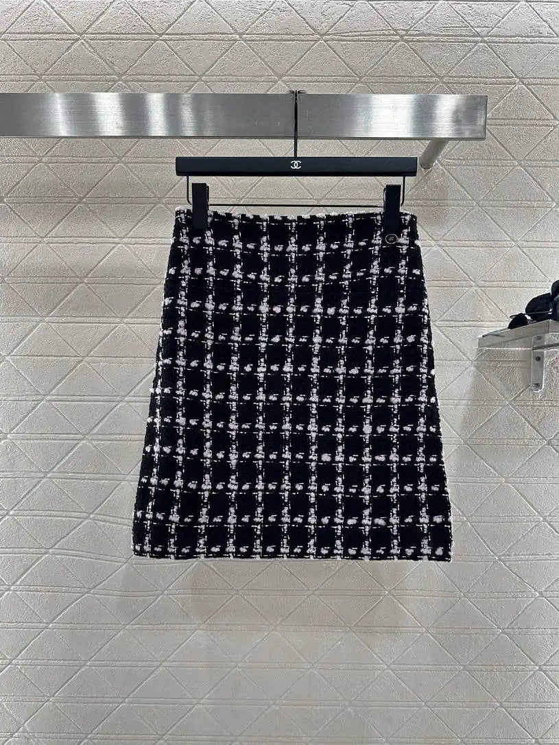Chanel Women's Plaid nylon skirt C62303