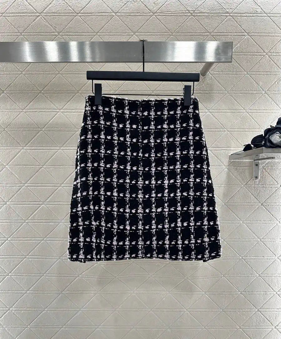 Chanel Women's Plaid nylon skirt C62303