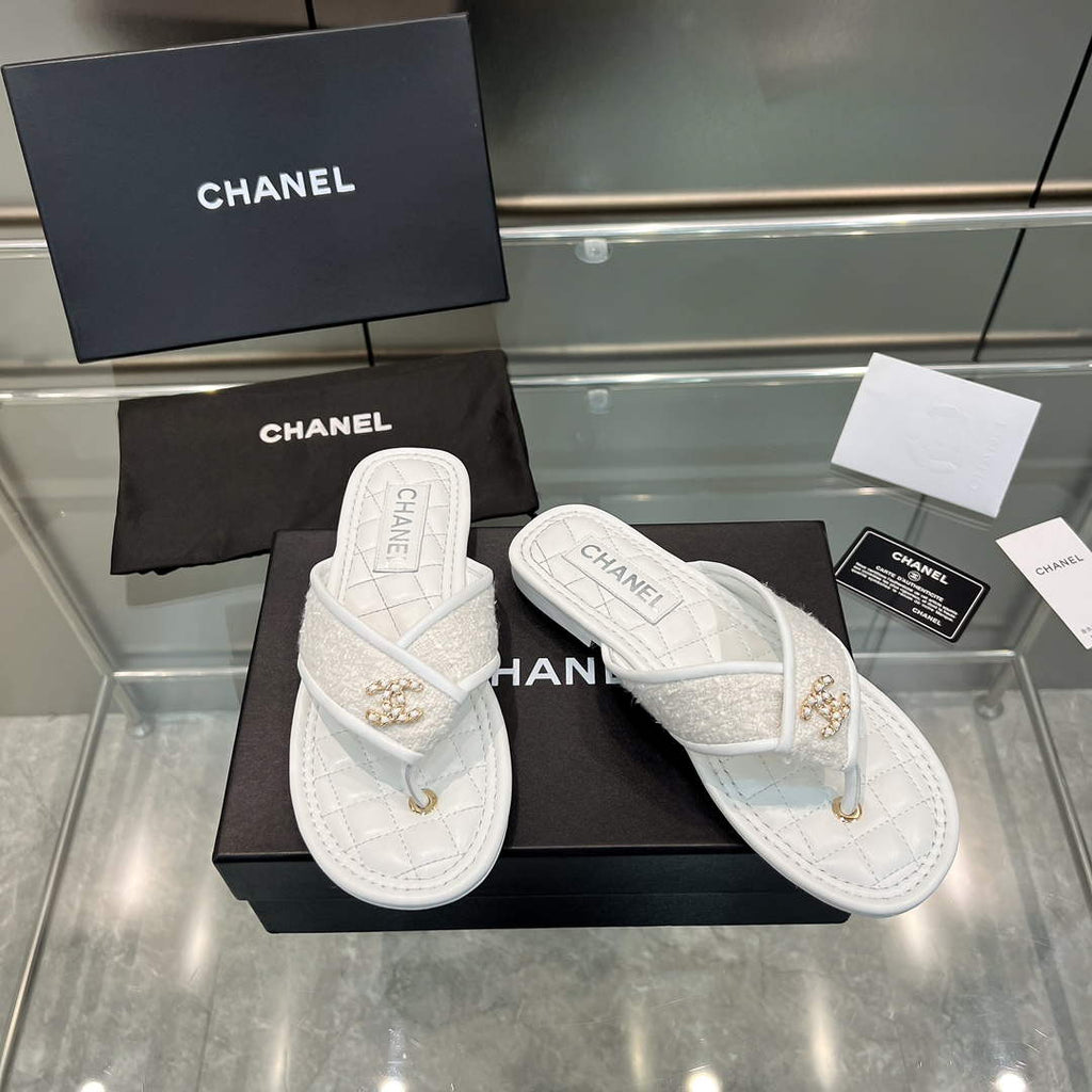 Chanel Women's Rhombus Slippers C91604