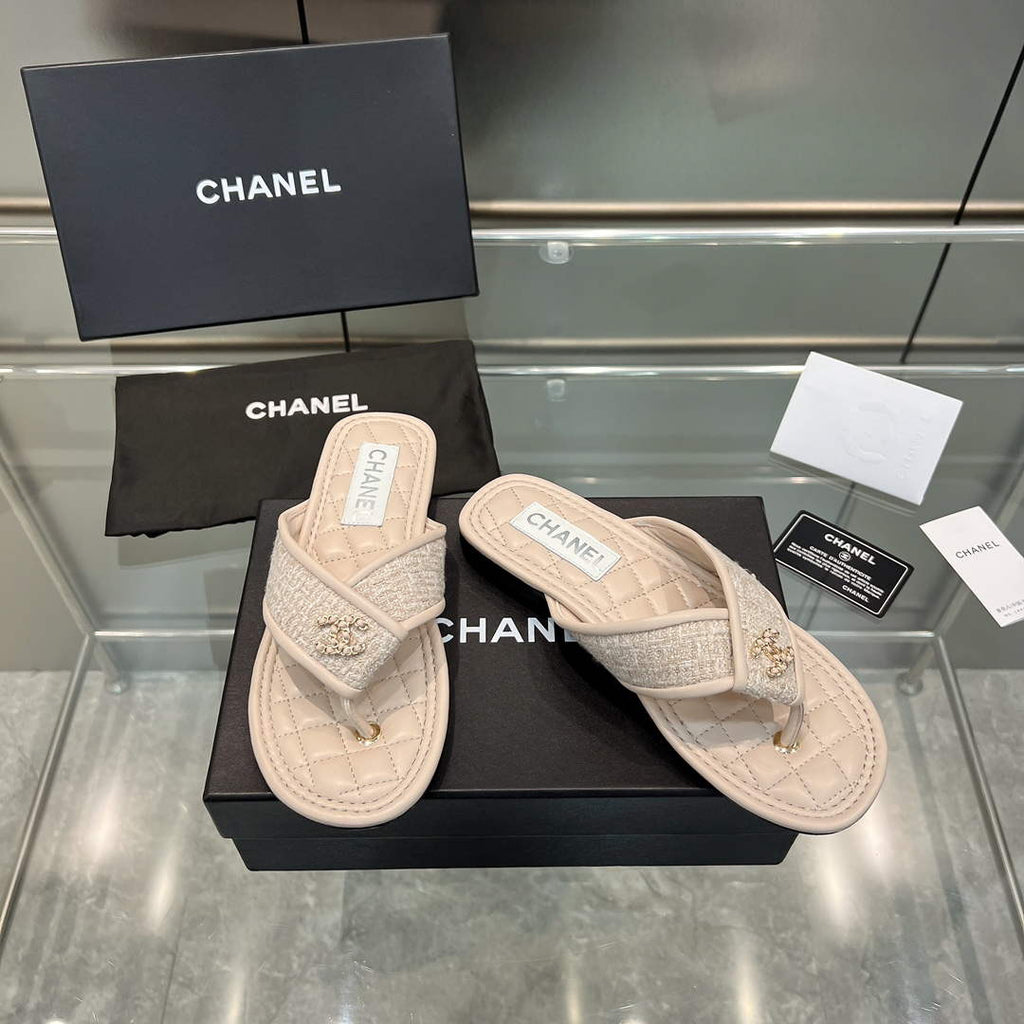 Chanel Women's Rhombus Slippers C91605