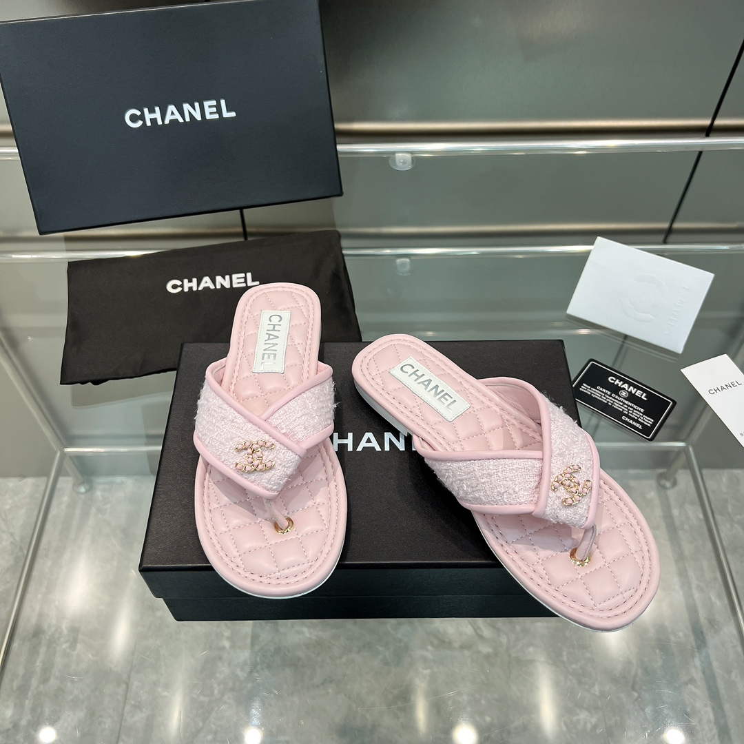 Chanel Women's Rhombus Slippers C91607