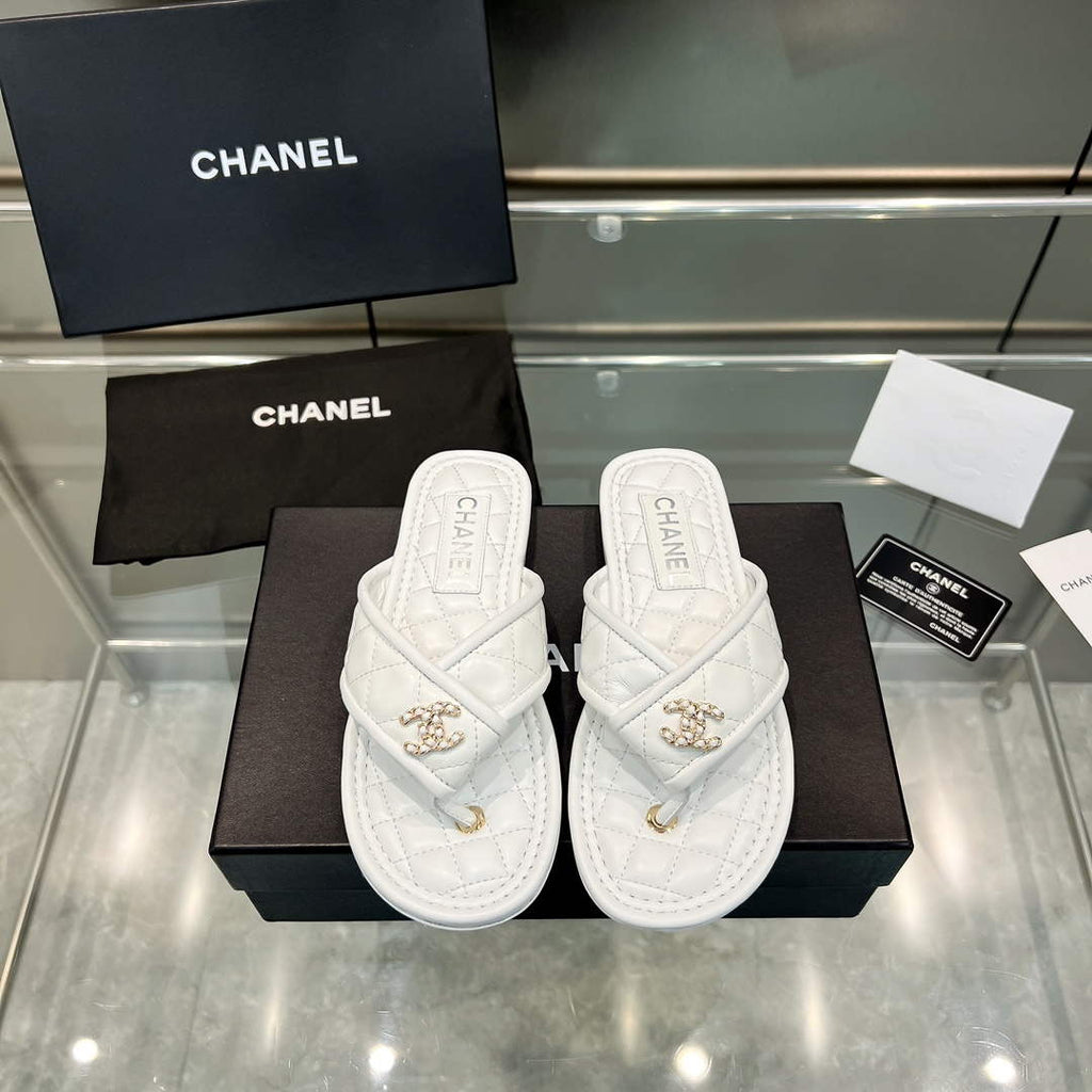 Chanel Women's Rhombus Slippers C91608