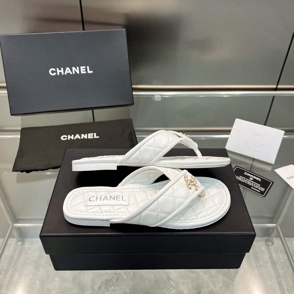 Chanel Women's Rhombus Slippers C91608