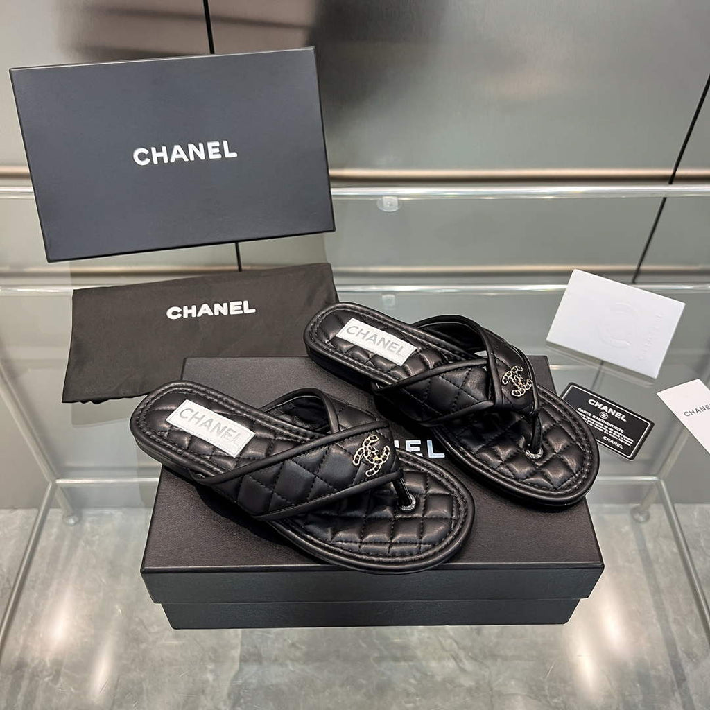 Chanel Women's Rhombus Slippers C91609