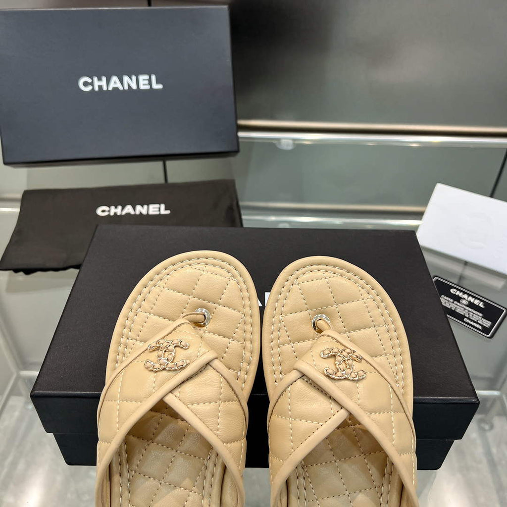 Chanel Women's Rhombus Slippers C91610