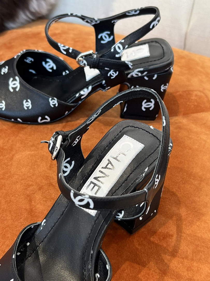 Chanel Women's Sandals G38969 Printed Lambskin Black White C90241 - 35 / 35mm - View 8