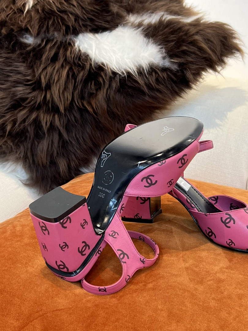 Chanel Women's Sandals G38969 Printed Lambskin Pink Black C90240 - 35 / 35mm - View 9