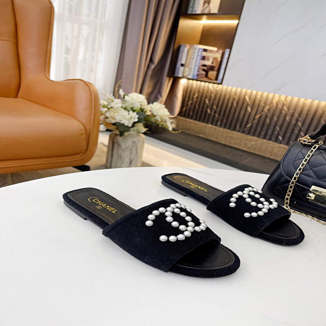 Chanel Women's Sandals Designer Chanel Slippers C90128