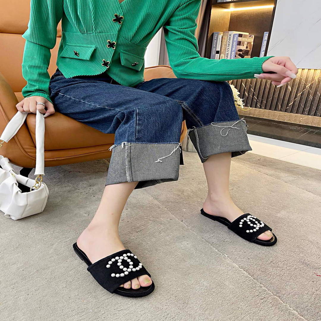 Chanel Women's Sandals Designer Chanel Slippers C90128