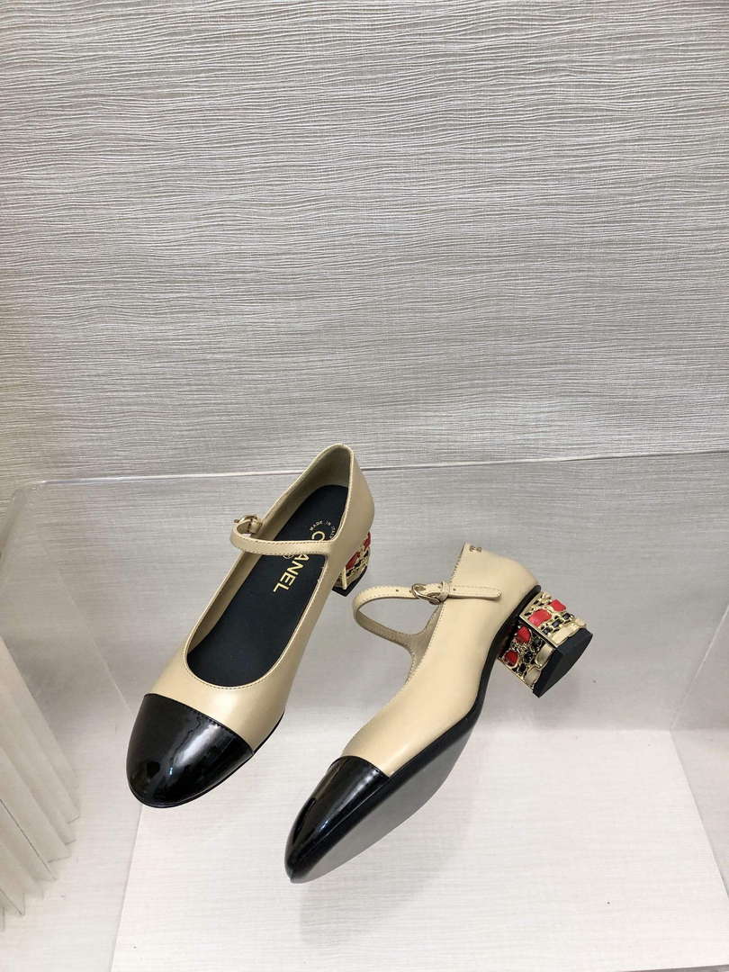 Chanel Women's Sandals Fashion Shoes C93214 - Euro 35=US 4 - View 1