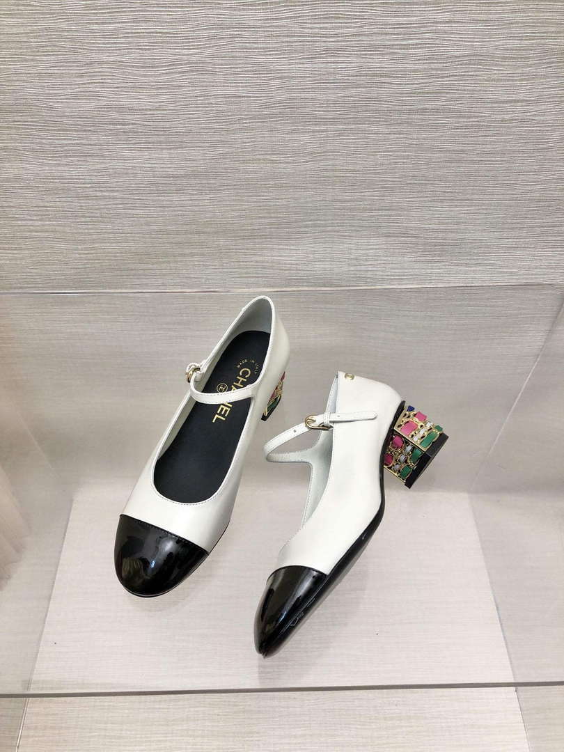 Chanel Women's Sandals Fashion Shoes C93215 - Euro 35=US 4 - View 1