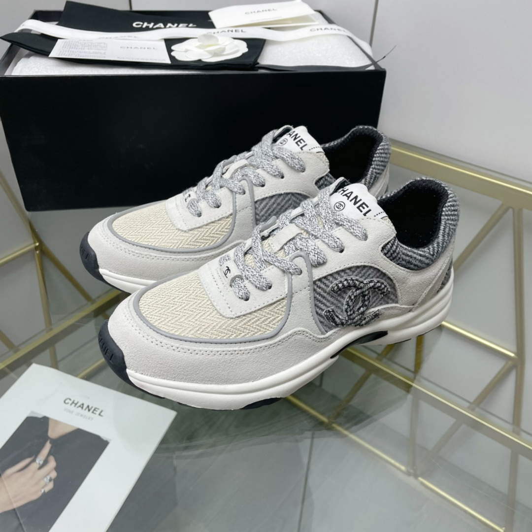 Chanel Women's Sneaker Shoes G38754 White and beige - 35 - View 2