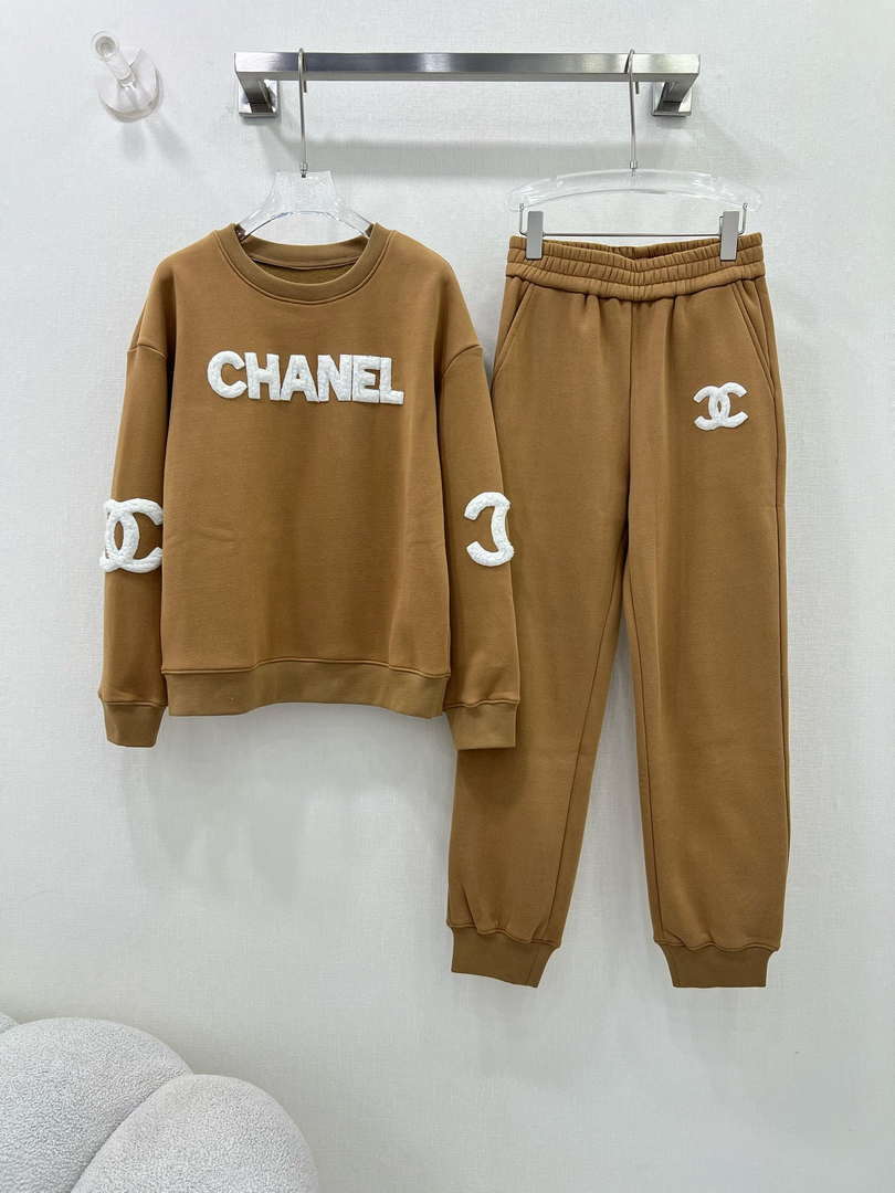 Chanel Women's Tracksuit Casual sports suit Clothing C33003
