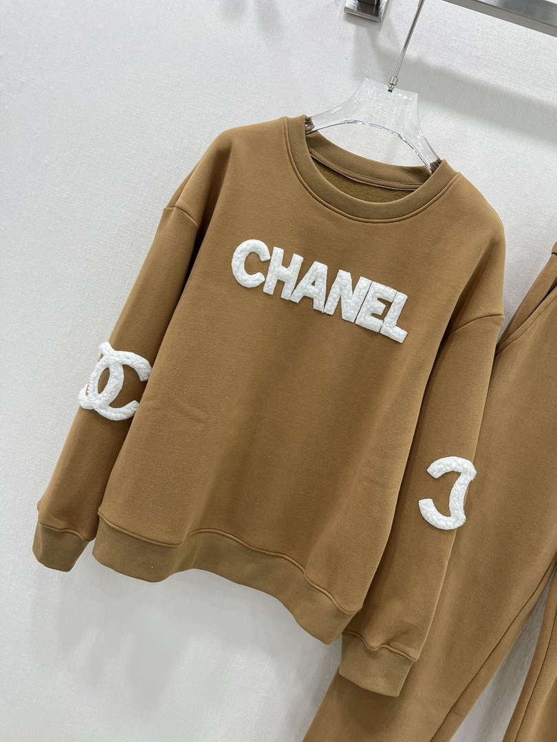 Chanel Women's Tracksuit Casual sports suit Clothing C33003