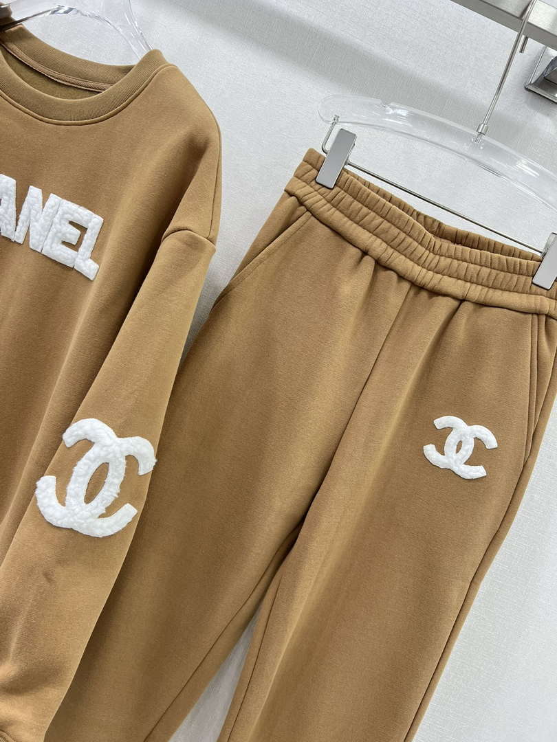 Chanel Women's Tracksuit Casual sports suit Clothing C33003