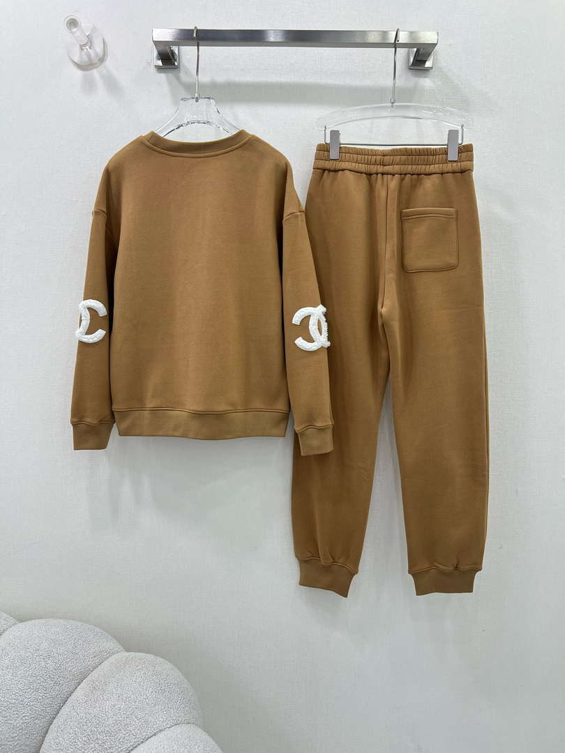 Chanel Women's Tracksuit Casual sports suit Clothing C33003