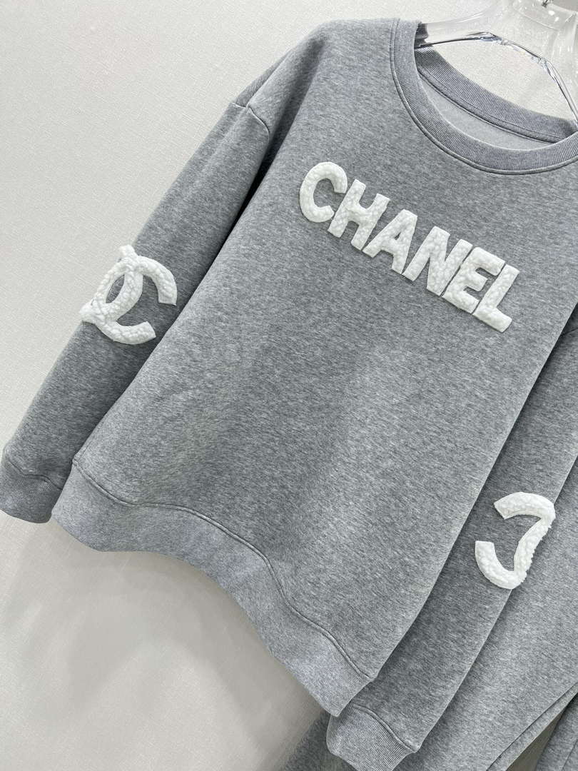 Chanel Women's Tracksuit Casual sports suit Clothing C33004