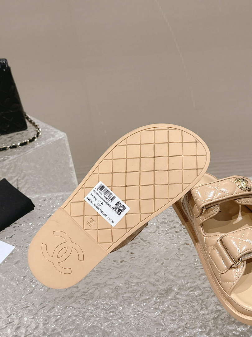 Chanel Women's Velcro sandals Fashion Shoes C93238