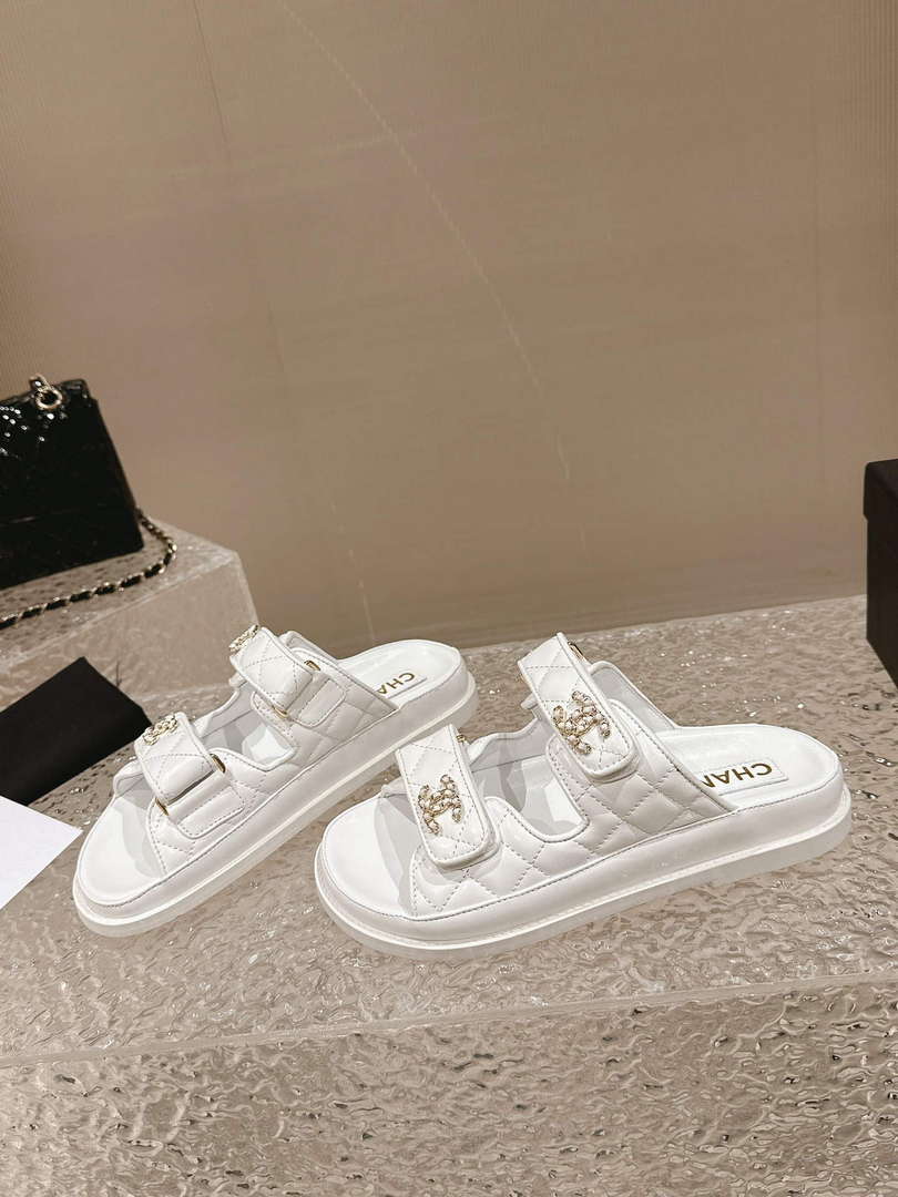 Chanel Women's Velcro sandals Fashion Shoes C93246