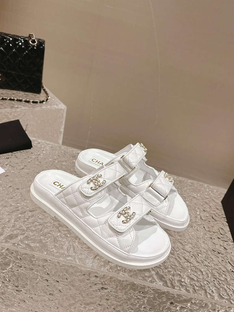 Chanel Women's Velcro sandals Fashion Shoes C93246