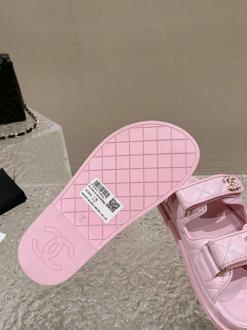 Chanel Women's Velcro sandals Fashion Shoes C93250