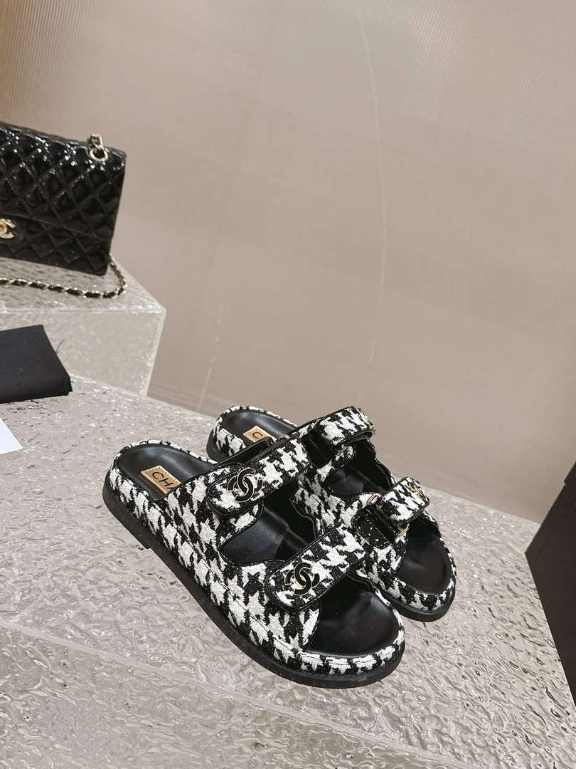 Chanel Women's Velcro sandals Fashion Shoes C93254