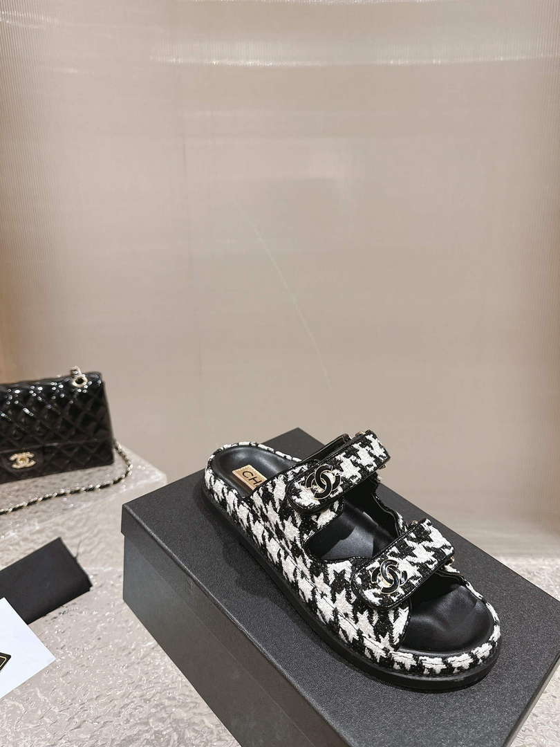 Chanel Women's Velcro sandals Fashion Shoes C93254