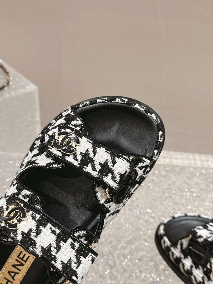 Chanel Women's Velcro sandals Fashion Shoes C93254