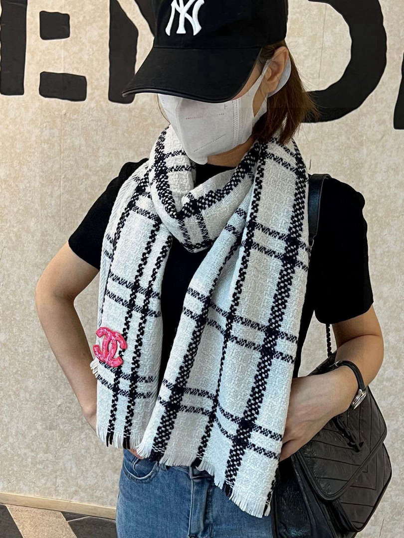 Chanel Woven Cashmere Scarf Designer Scarf C88723 - Default Title - View 1