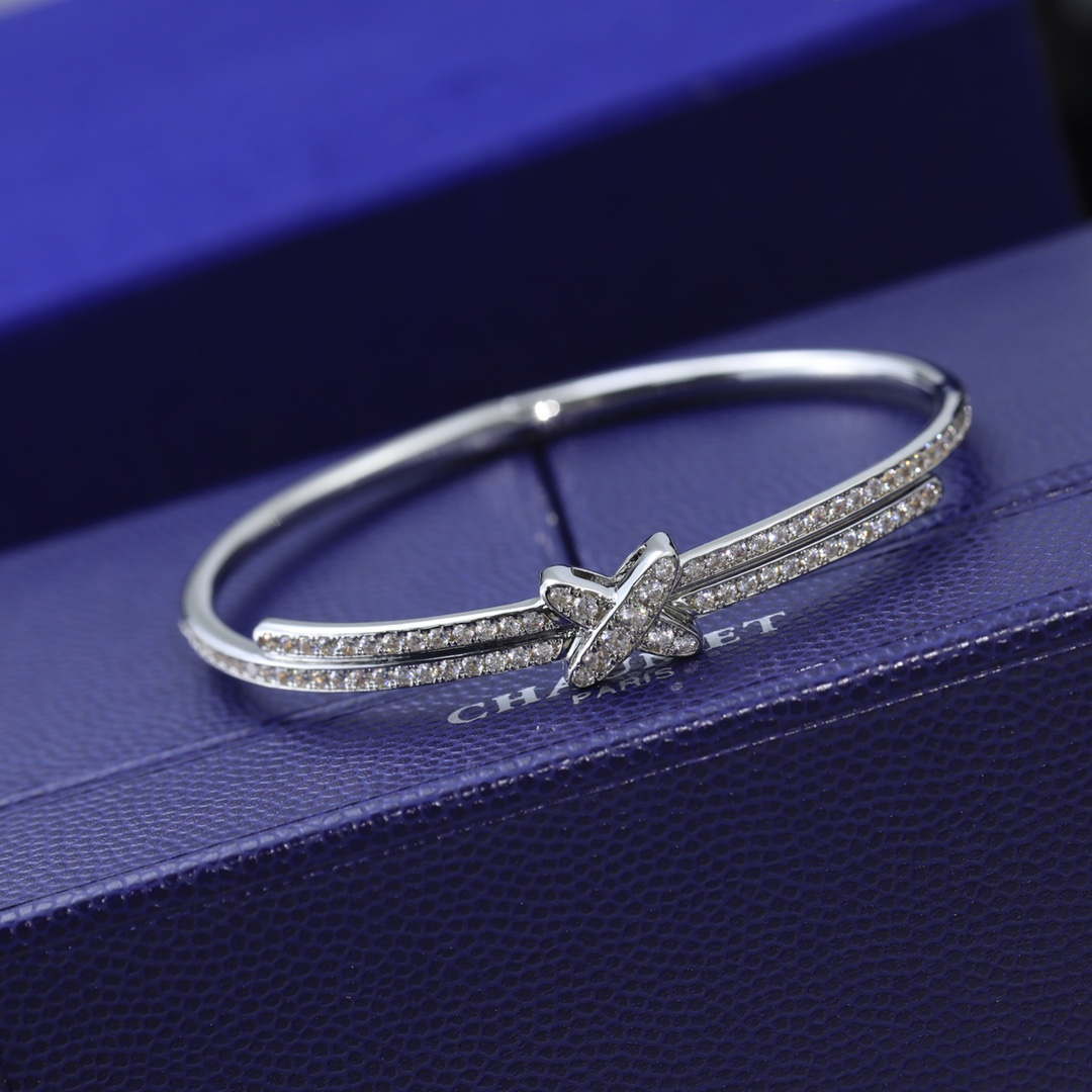 Chaumet 081798 Jeux de Liens Bracelet With Diamonds C083465