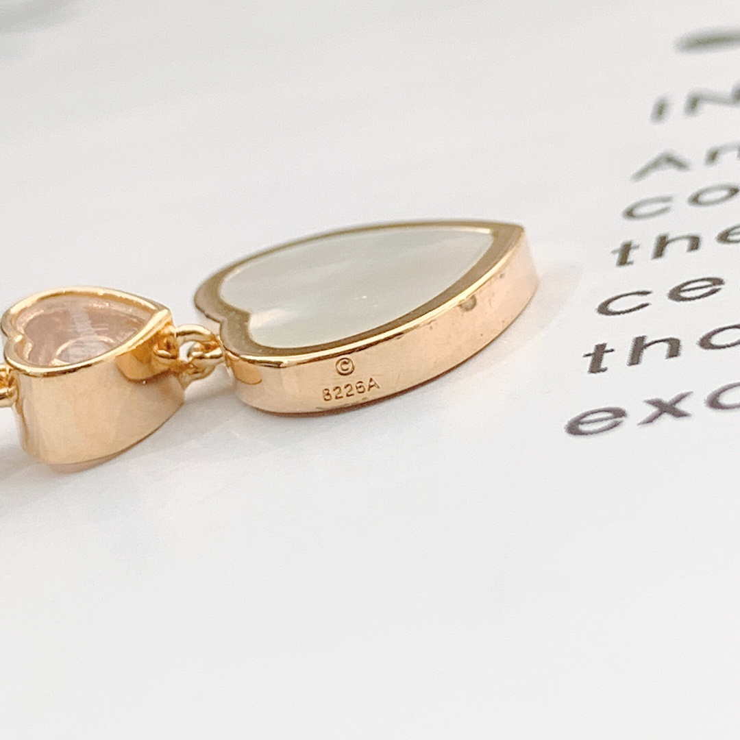 Chopard 2563CH083469 Rose Gold Earrings With Mother Of Pearl And Diamonds Heart C80019