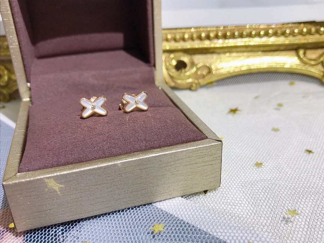 Chaumet 2563CH083469 Rose Gold Earrings With Mother Of Pearl And Diamonds Liens