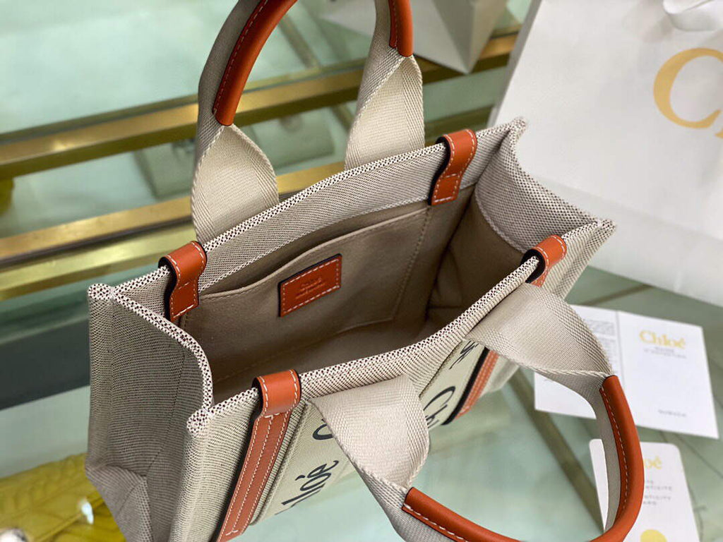 Chloe 385E6690U Small Woody Tote Bag Brown